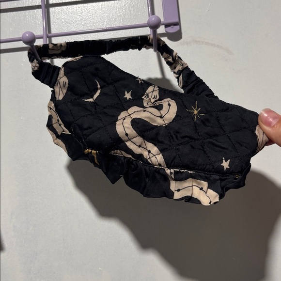 ‼️CLEOBELLA sleep mask & scrunchy set‼️ - Picture 4 of 5